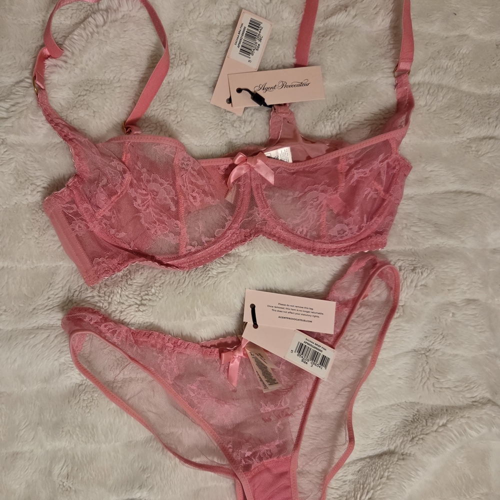 Agent Provocateur Sachaa Pink Lace Bra & Brief Intimates
